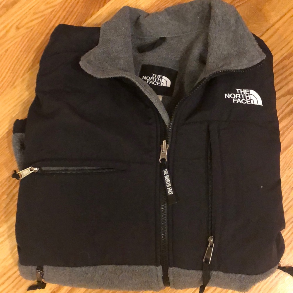 Men’s North Face Fleece Size Medium.